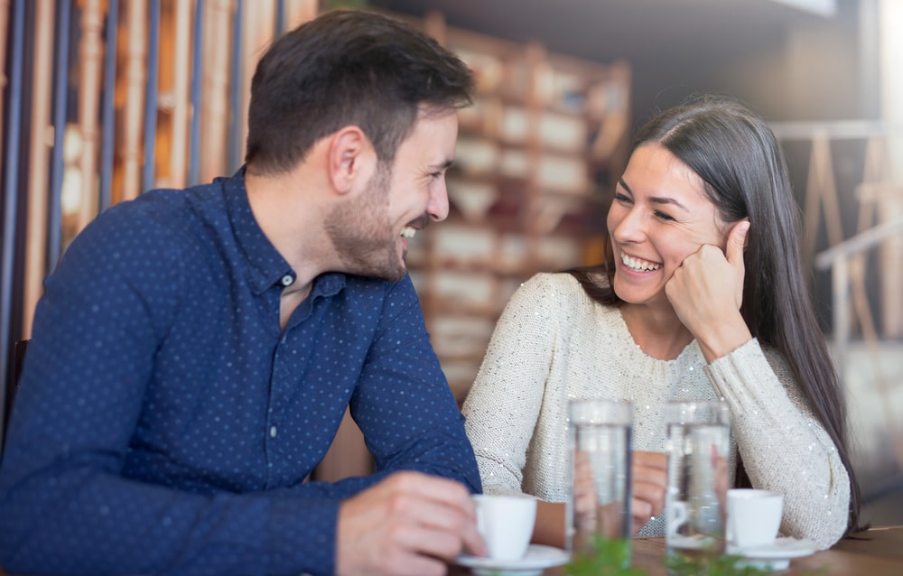 Gesprächsthemen Date: So gelingt dir ein spannendes und natürliches Gespräch